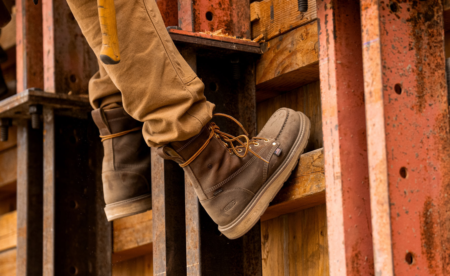 Men's Liberty 8" Waterproof Boot (Carbon Toe) Chestnut/Gum / Keen