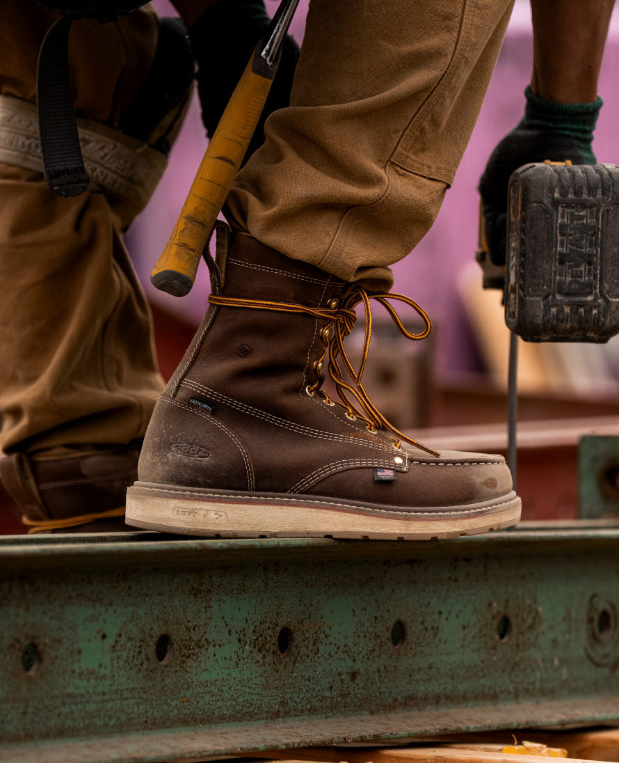 Men's Liberty 8" Waterproof Boot (Carbon Toe) Chestnut/Gum / Keen