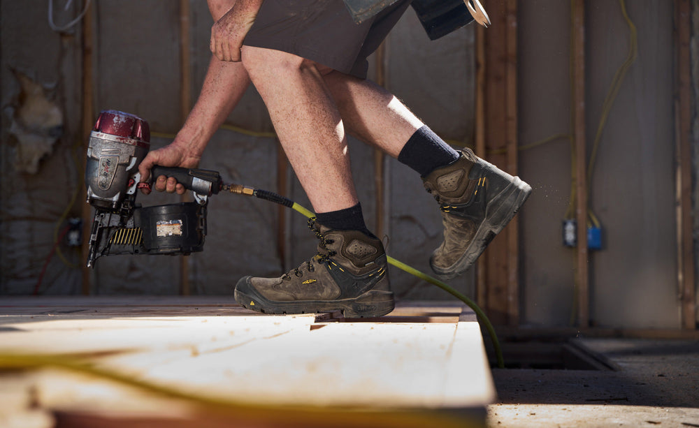 Men's Dover 6" Waterproof (Carbon Toe) Dark Earth/Black / Keen