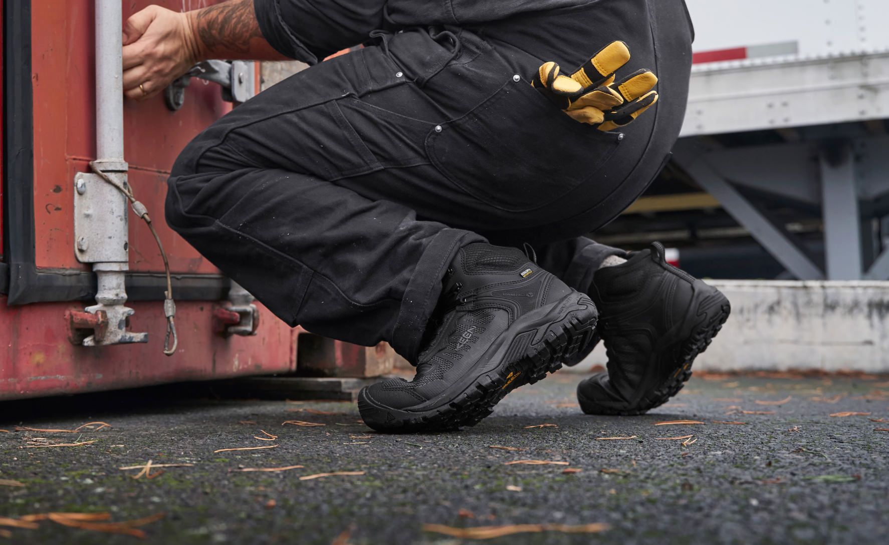 Men's Reno Waterproof Mid (Soft Toe) Black/Black / Keen