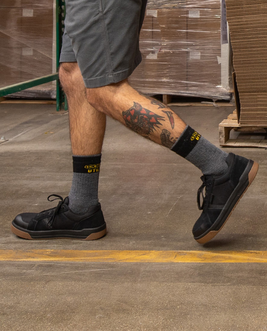 Men's Kenton ESD Work Shoe (Carbon Toe) Black/Gum / Keen