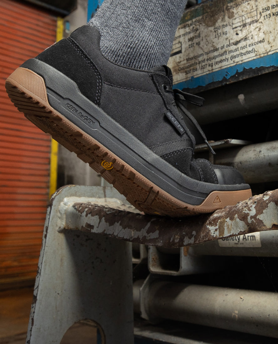 Men's Kenton ESD Work Shoe (Carbon Toe) Black/Gum / Keen
