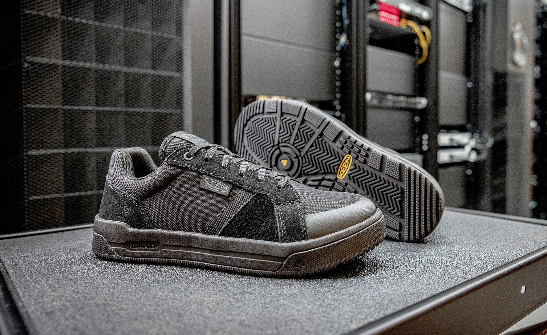 Men's Kenton ESD Work Shoe (Soft Toe) Black/Black / Keen