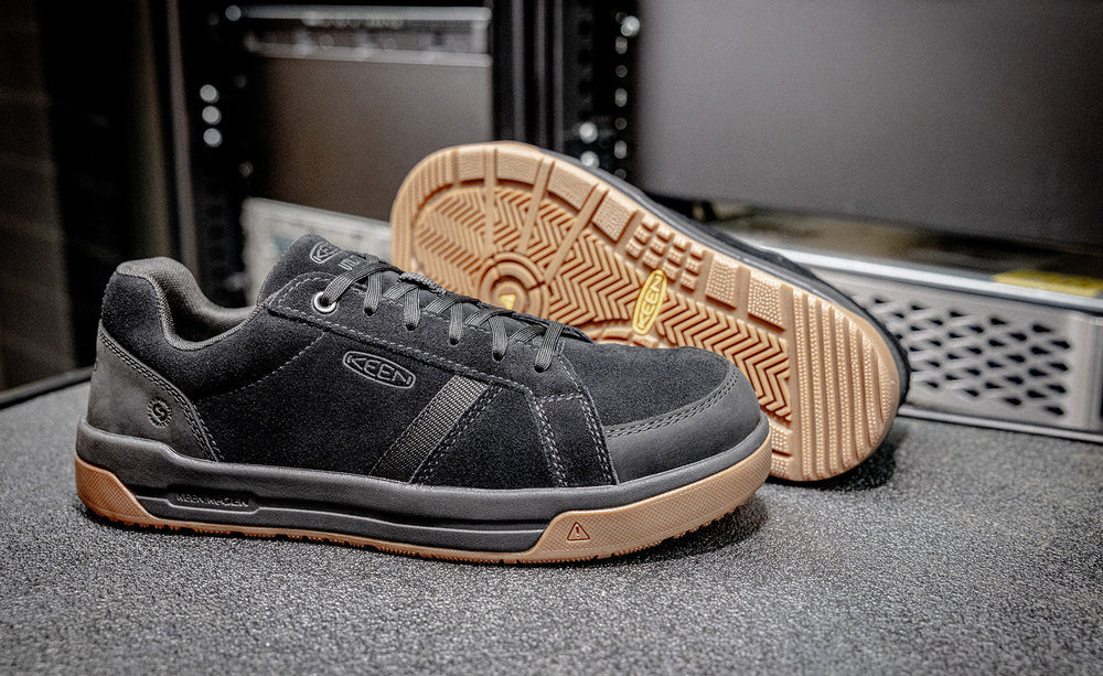 Men's Kenton+ ESD Work Shoe (Carbon Toe) Black/Gum / Keen