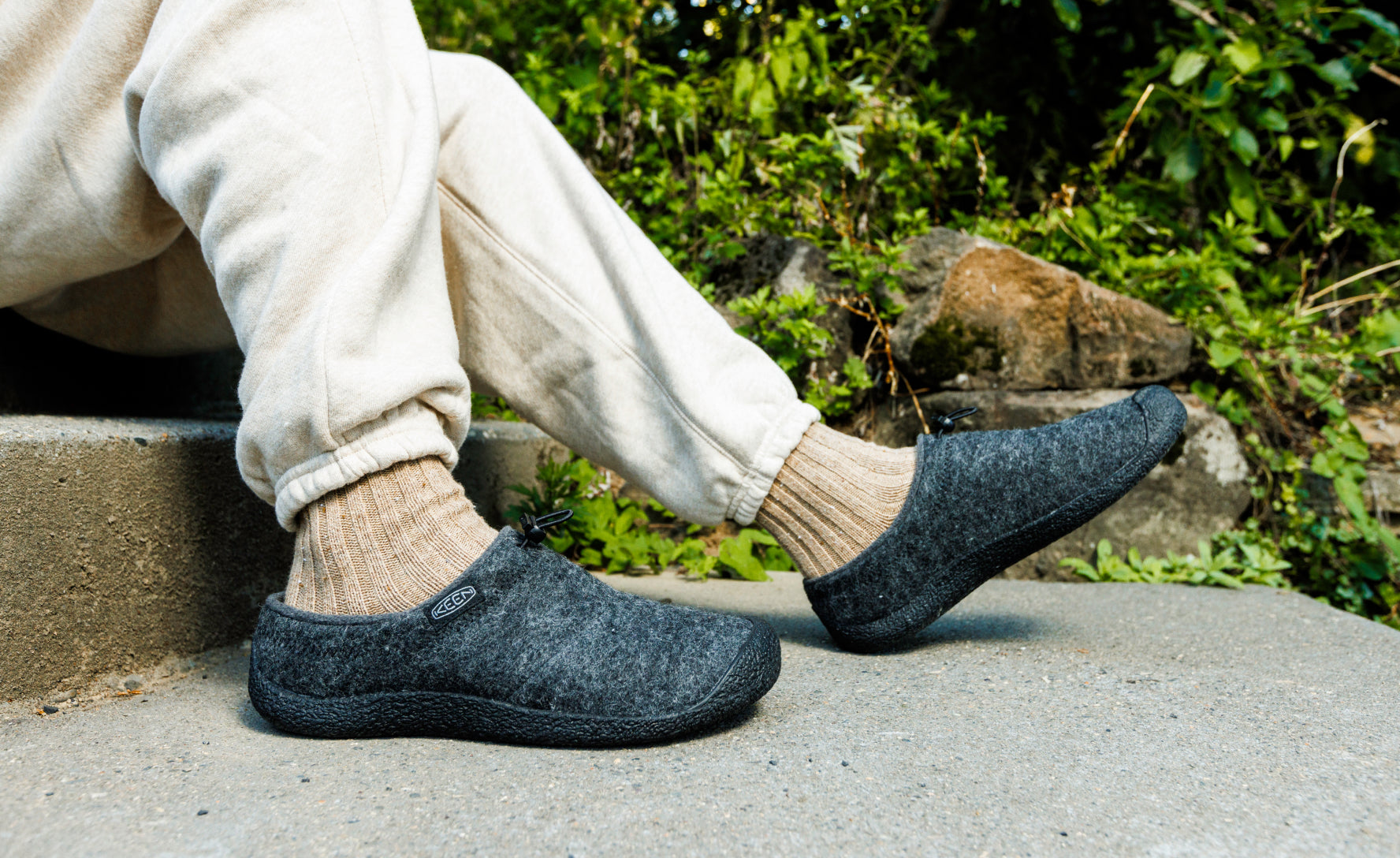 Men's Howser III Slide Charcoal Grey Felt/Black / Keen