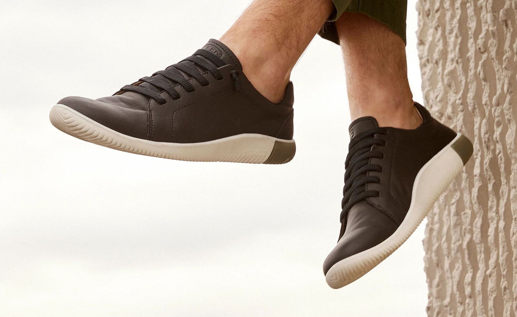 Men's KNX Leather Sneaker Black/Star White / Keen