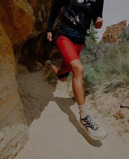 Men's Seek Trail Running Shoe Black/Sunset Sand / Keen