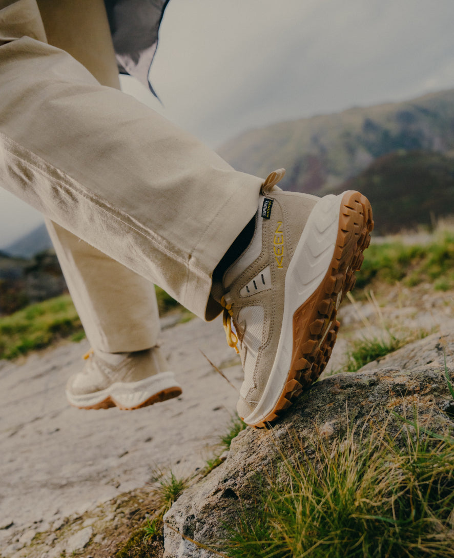 Women's Hightrail Waterproof Hiking Shoe Cameo Rose/Oak Buff / Keen