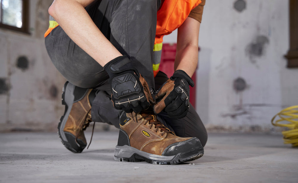 Women's Evanston 6" ESD Boot (Carbon Toe) Bison/Black / Keen
