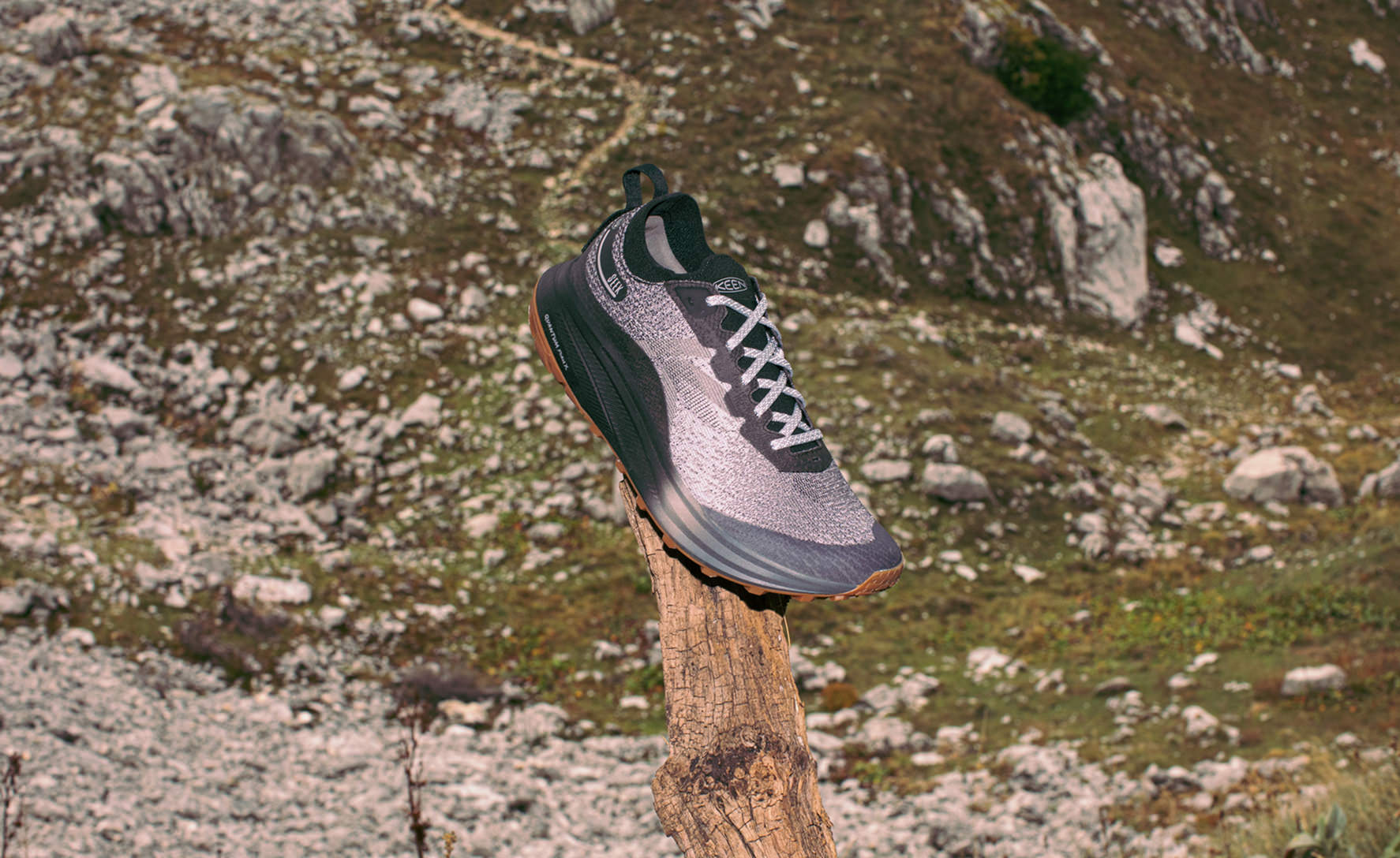 Women's Seek Trail Running Shoe Black/Magnet / Keen