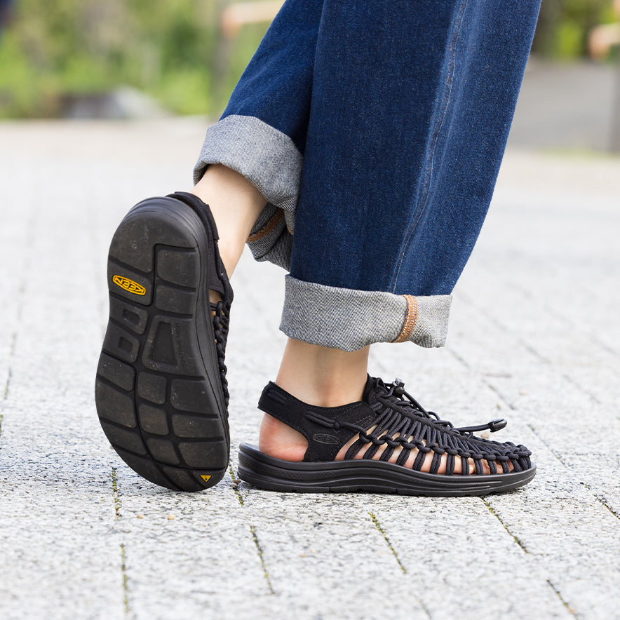 Women's UNEEK Sneaker Black/Black / Keen