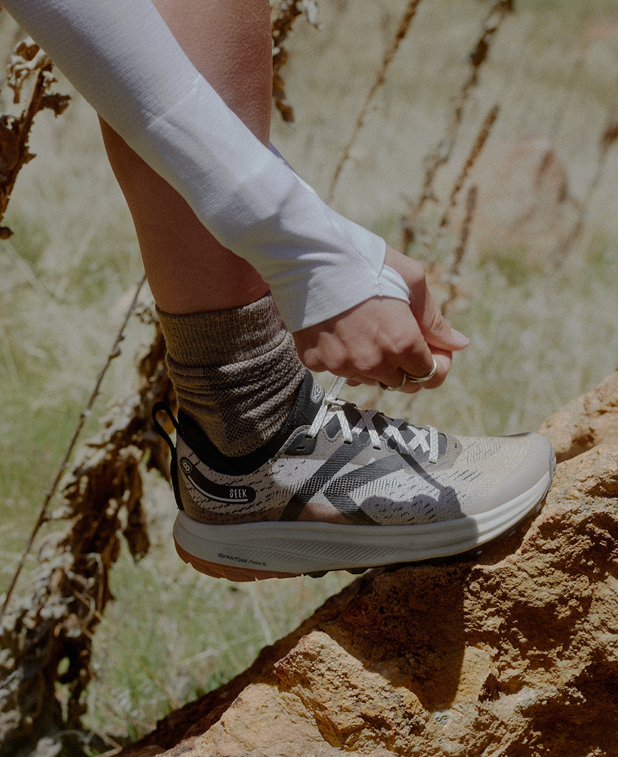 Women's Seek Trail Running Shoe Black/Sunset Sand / Keen