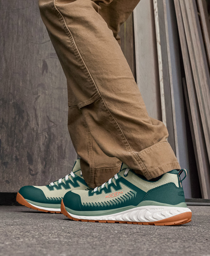 Women's Arvada Work Sneaker (Carbon Toe) Sea Moss/Desert Sage / Keen