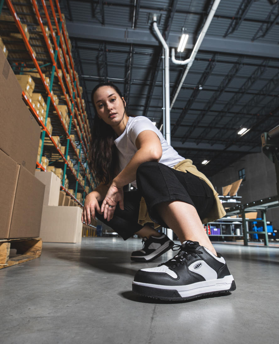 Women's Overton Work Shoe (Carbon Toe) Star White/Black / Keen