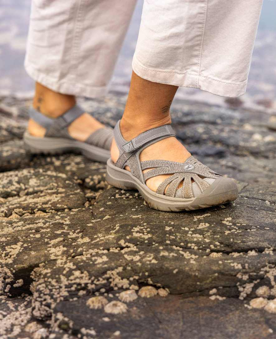 Women's Rose Sandal Black/Neutral Gray / Keen