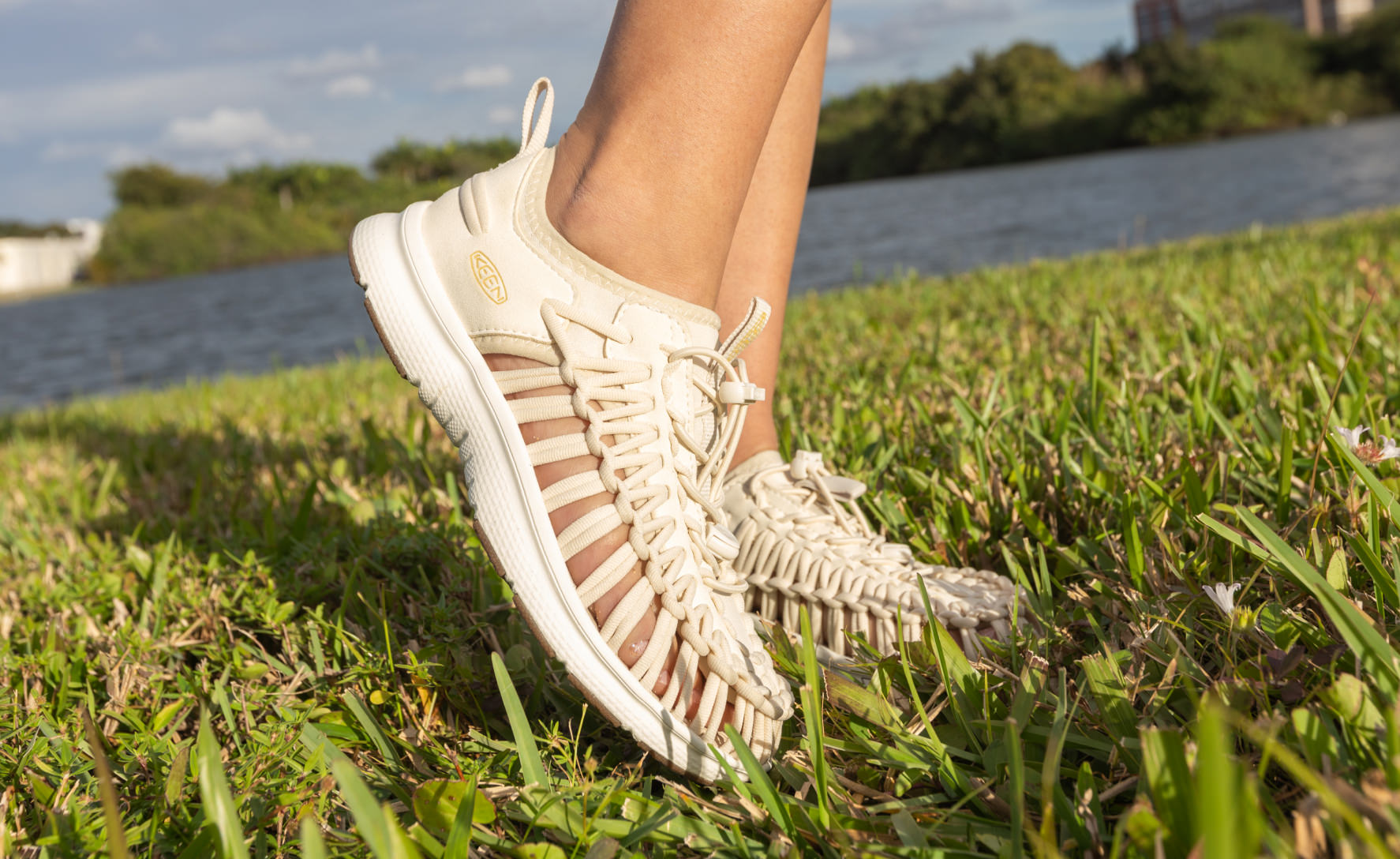 Women's UNEEK O3 Sneaker Sandal Birch/Star White / Keen