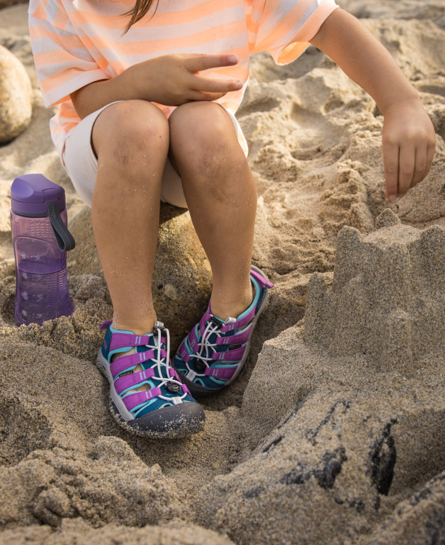 Big Kids' Newport Boundless Sandal Black/Precious Blue / Keen